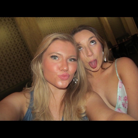 Meet your Posher, Caroline - Picture 4 of 6